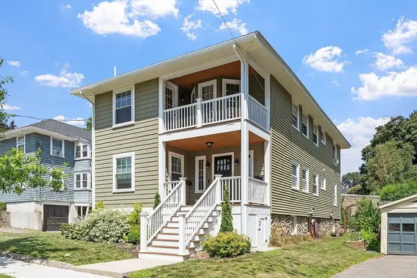 51 Gooch St, Melrose, MA 02176