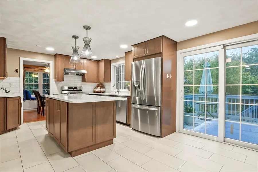 734 Lincoln St, Franklin, MA 02038 - #2
