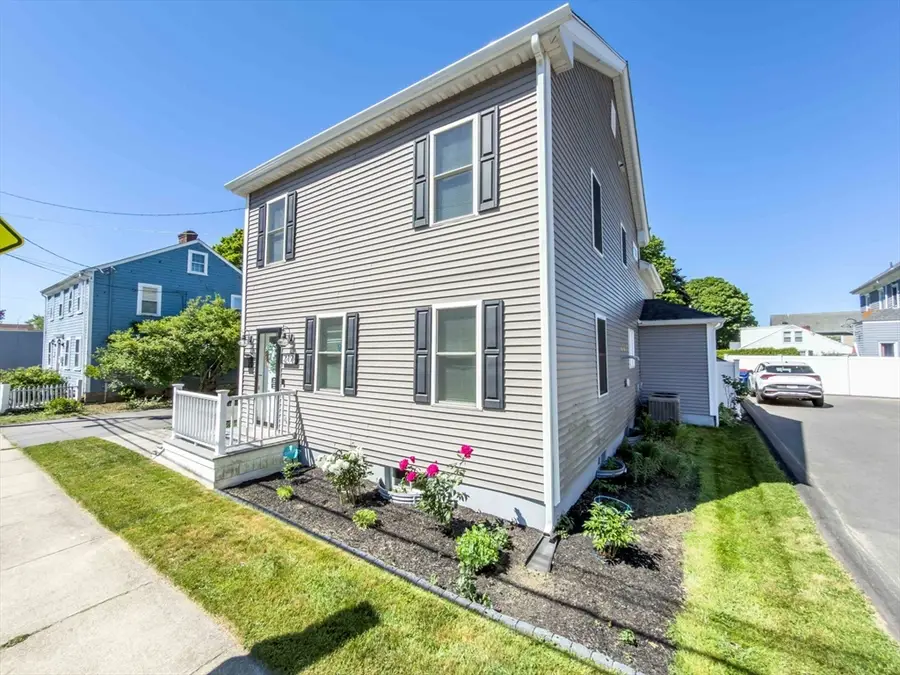 212 Main St, Fairhaven, MA 02719 - #3