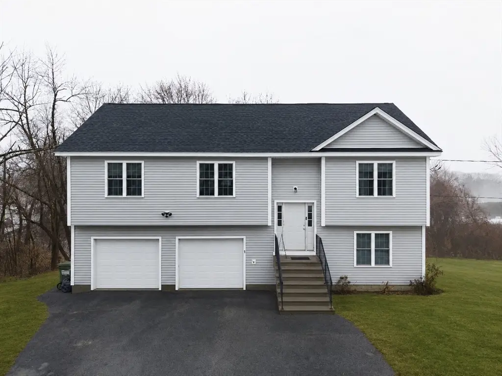 1 Lake Whittemore Dr, Spencer, MA 01562 - #1