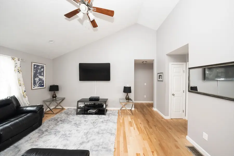 1 Lake Whittemore Dr, Spencer, MA 01562 - #3