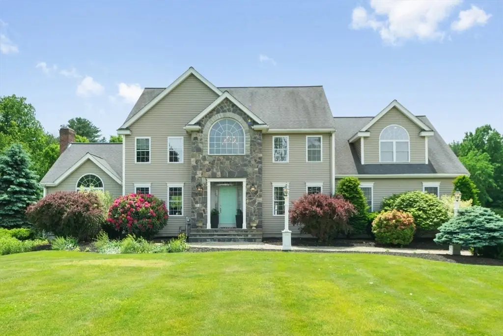 307 Chestnut Street, Hudson, MA 01749 - #1
