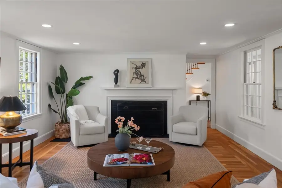 25 Chestnut Hill Rd, Newton, MA 02467 - #3