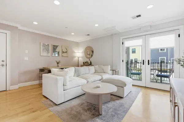 881 E 2nd St #10, Boston, MA 02127