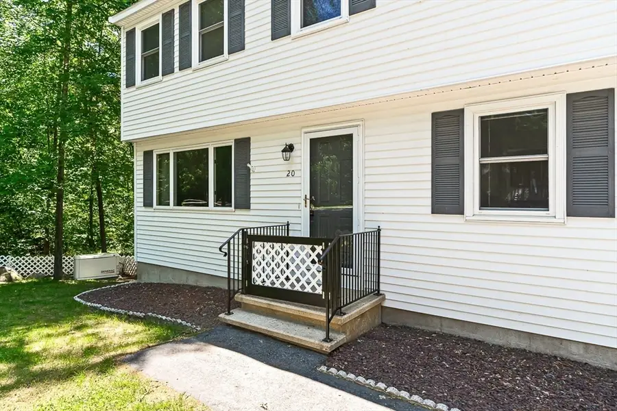 20 Hillcrest Ave, Dracut, MA 01826 - #2