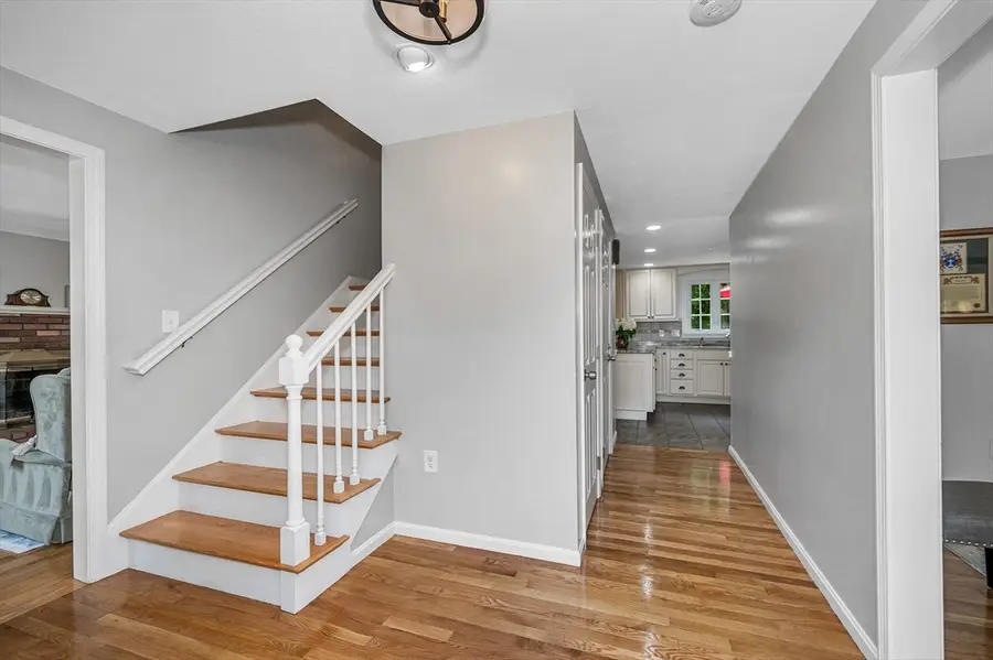 207 Trout Brook Rd, Dracut, MA 01826 - #2