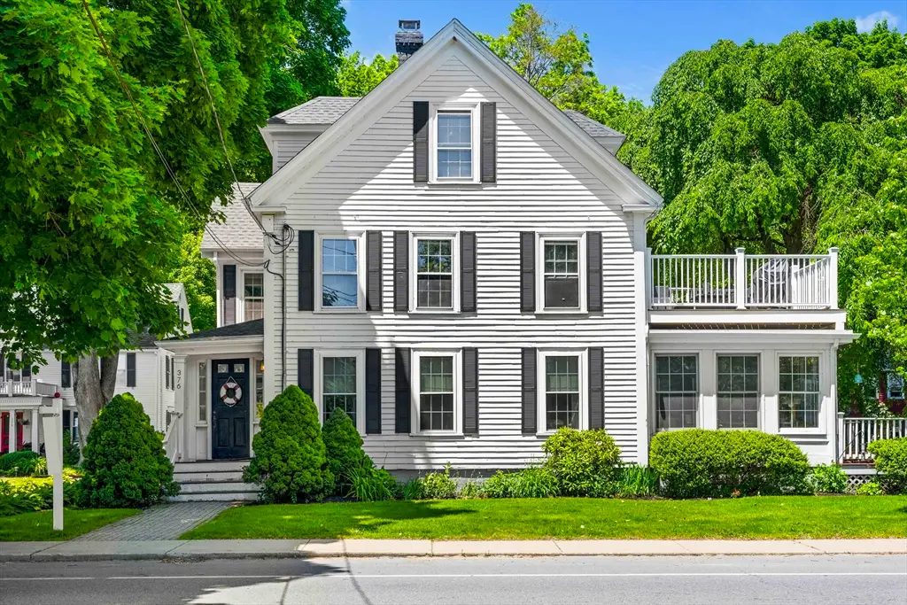 376 Main St #4, Amesbury, MA 01913 - #1