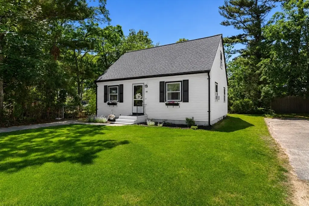 88 Hathaway St, Wareham, MA 02571 - #1