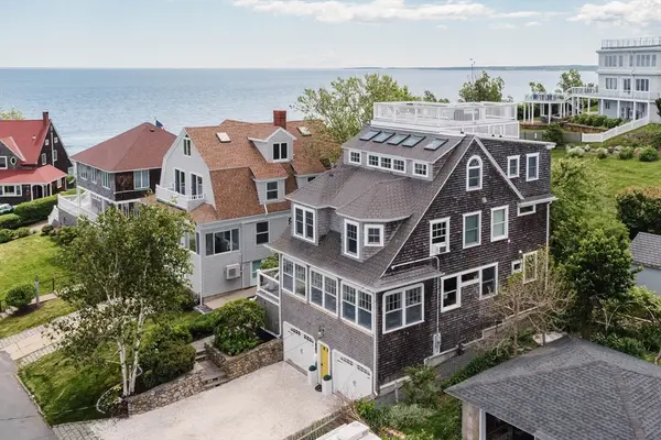 46 Holbrook Ave, Hull, MA 02045