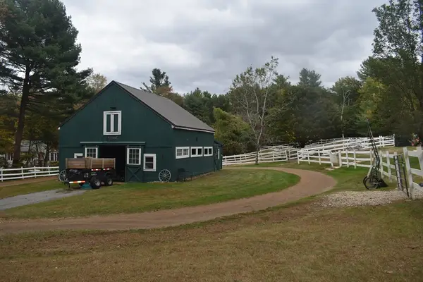 26 Mill Rd, North Brookfield, MA 01535