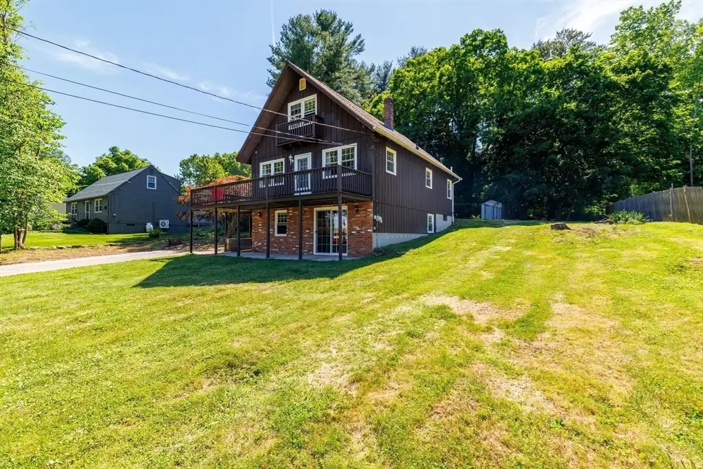 33 Lakeview Ave, Dudley, MA 01571 - #1
