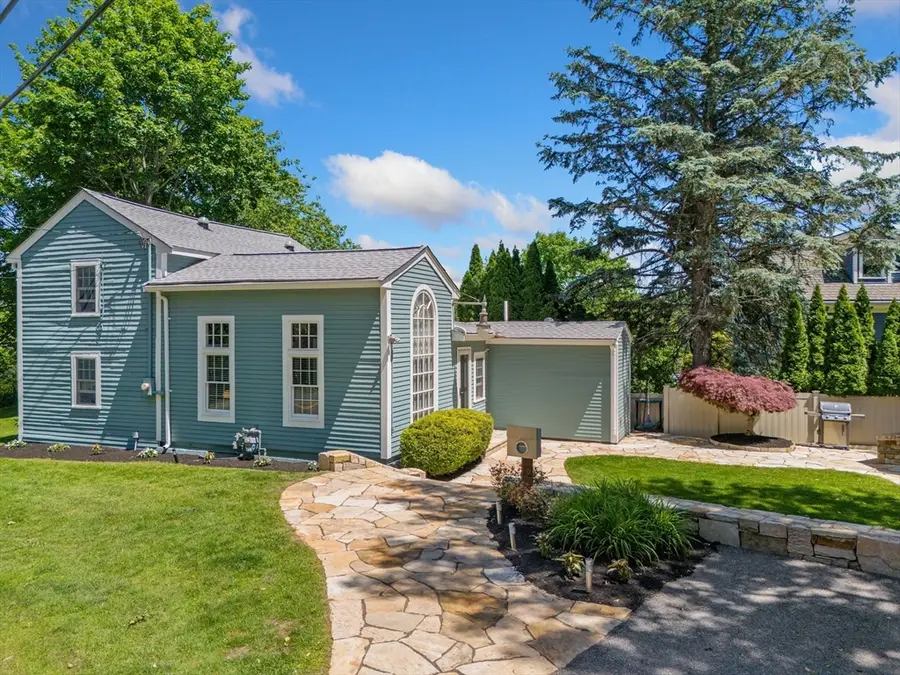 12 Fern St, Lexington, MA 02421 - #3