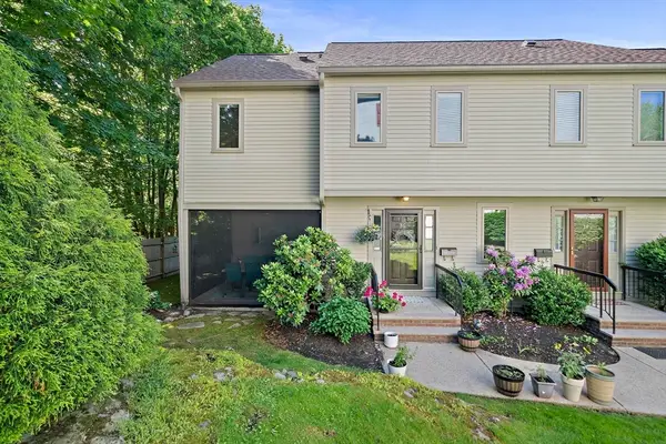 36 Maple St #36, Canton, MA 02021