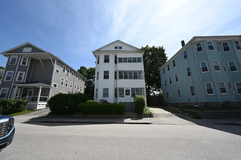14 Derby St, Worcester, MA 01604 - #1