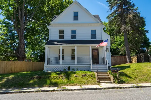 10 Walnut St, Ware, MA 01082