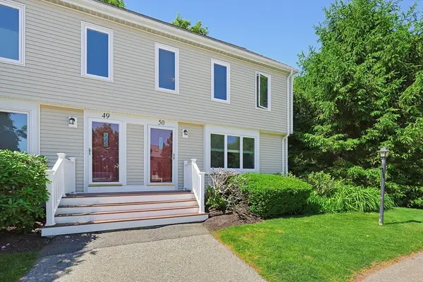 835 Mount Hope St #50, North Attleboro, MA 02760