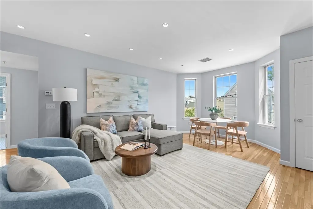 190 F St #6, Boston, MA 02127 - #1