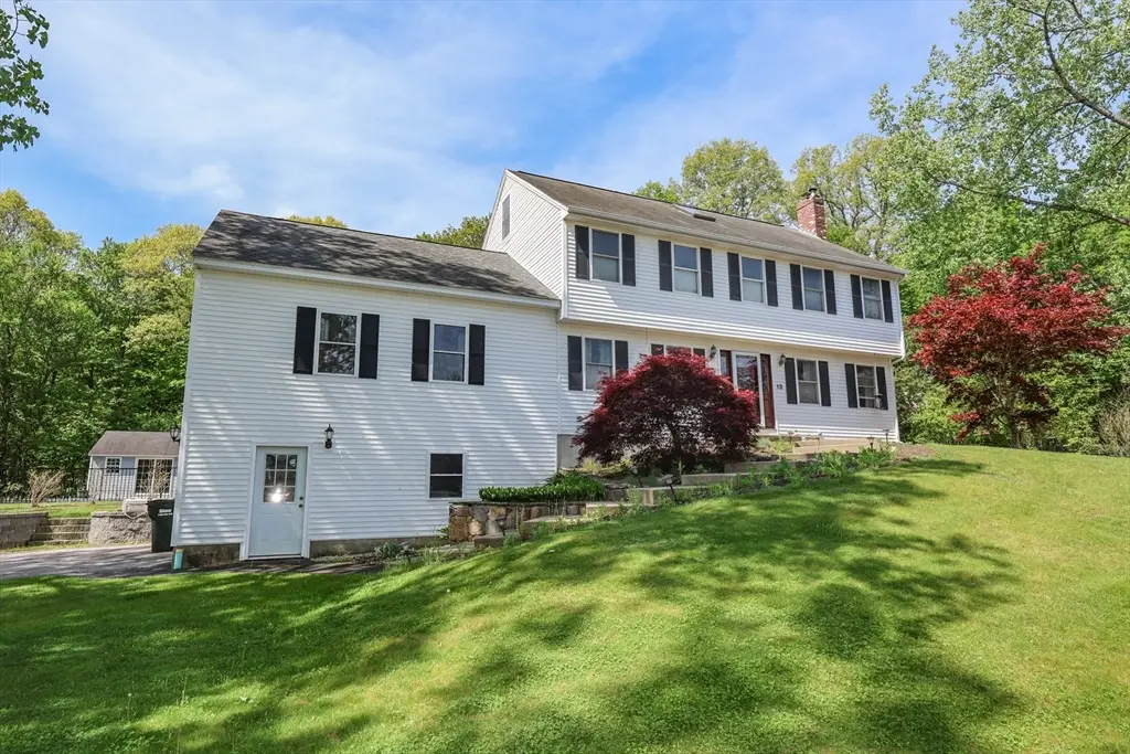 13 Deerfield Dr, Pepperell, MA 01463 - #1