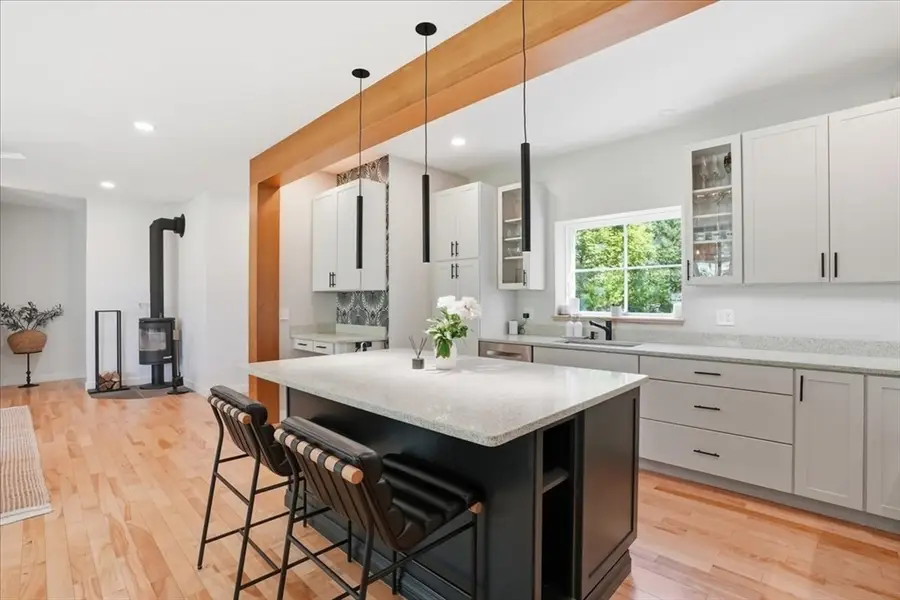 108 Kilby St, Hingham, MA 02043 - #3