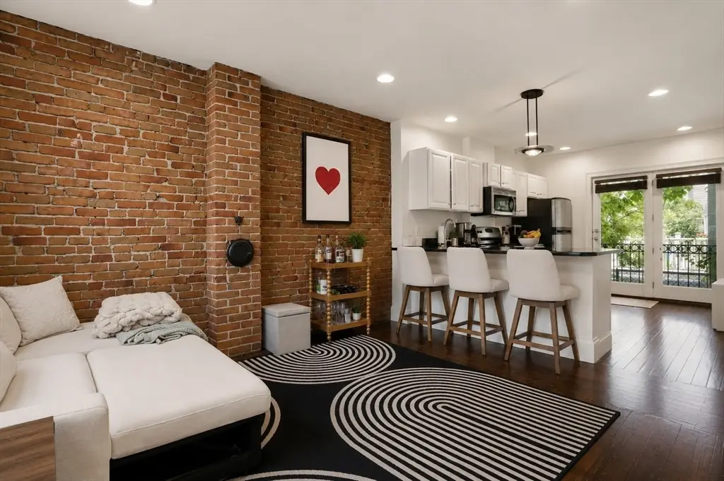 169 K St #1, Boston, MA 02127 - #1