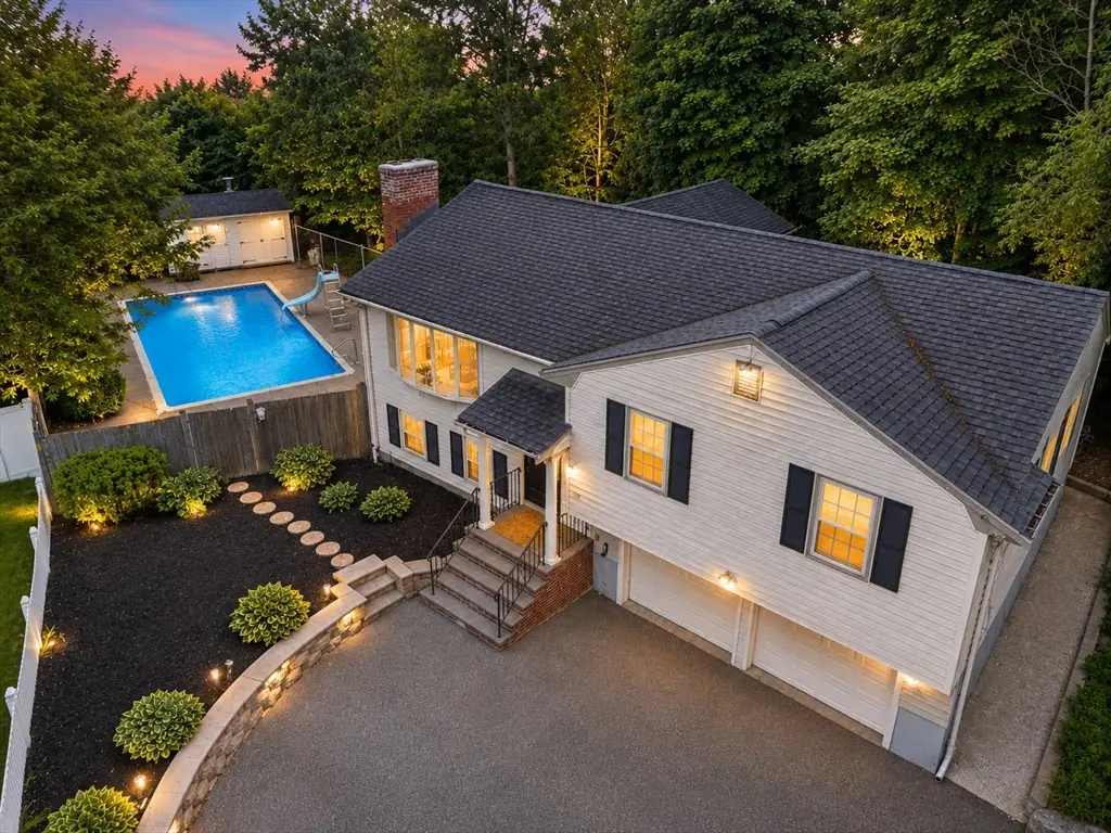 10 Richardson Cir, Saugus, MA 01906 - #1