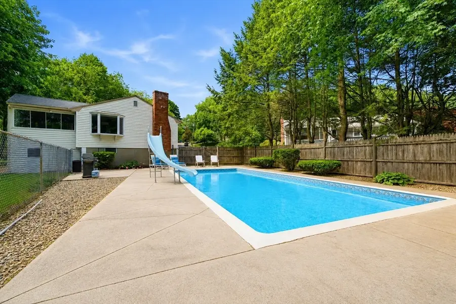 10 Richardson Cir, Saugus, MA 01906 - #2