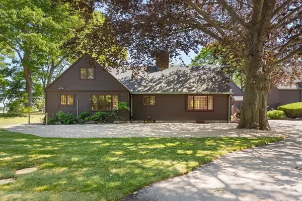69 Dolliver Neck Rd, Gloucester, MA 01930
