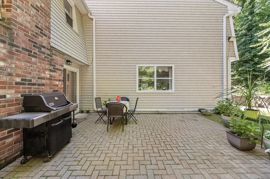 2239 Commonwealth Ave #2239, Newton, MA 02466 - #2
