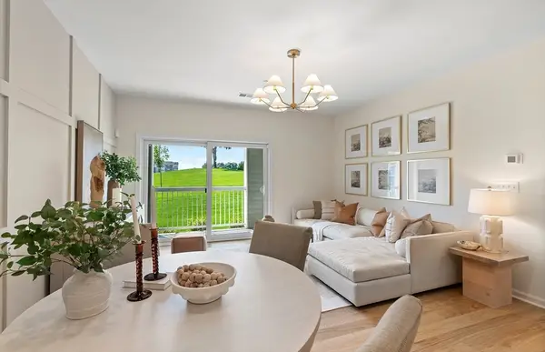 399 Neponset #208, Canton, MA 02021