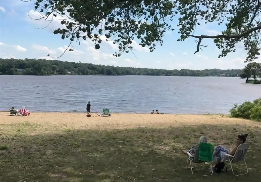 233 Lake St #A, Weymouth, MA 02189 - #3
