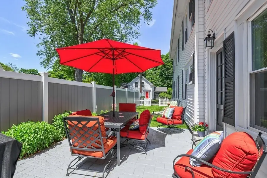 11 High St, West Brookfield, MA 01585 - #3