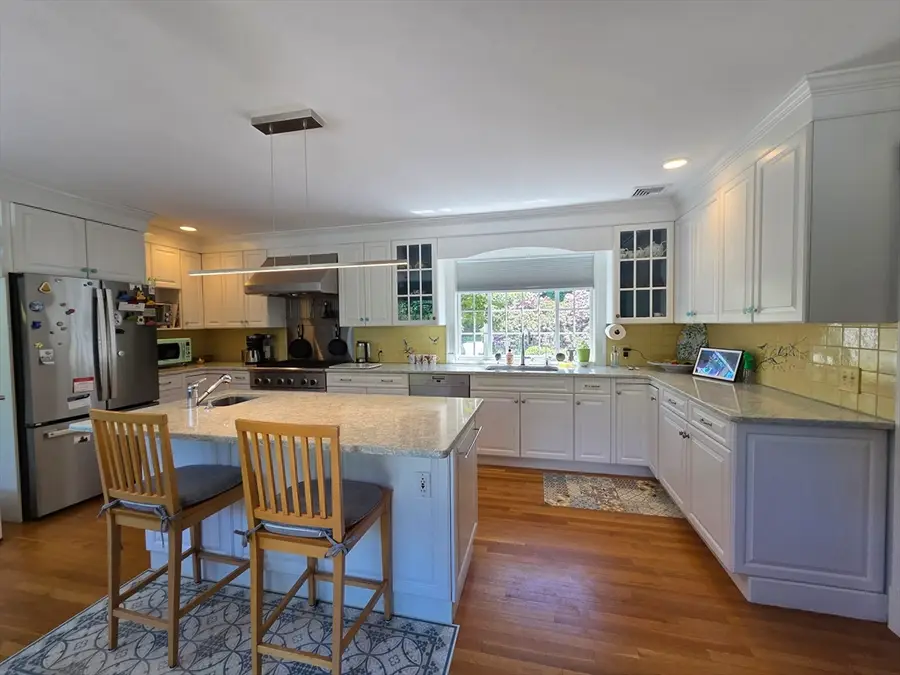 29 Barker St, Pembroke, MA 02359 - #2
