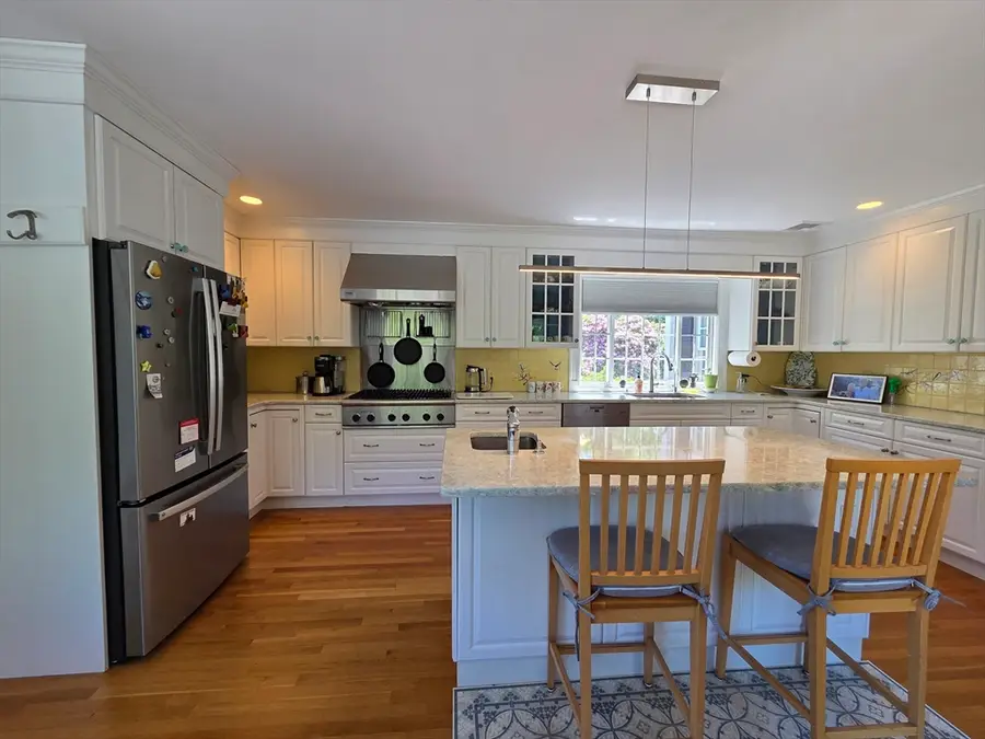 29 Barker St, Pembroke, MA 02359 - #3