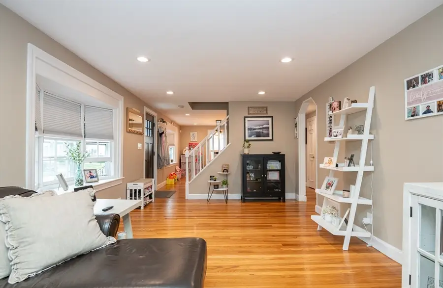 5 Charles St, Peabody, MA 01960 - #3