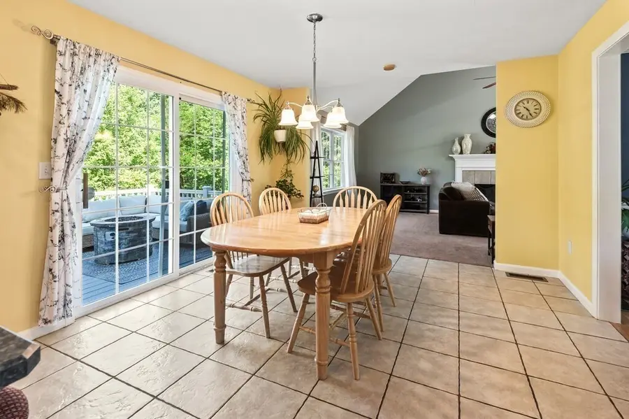 9 Gannett Way, Hopedale, MA 01747 - #3