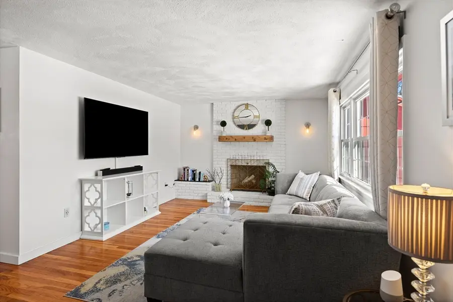77 W Albert St, Lowell, MA 01851 - #3