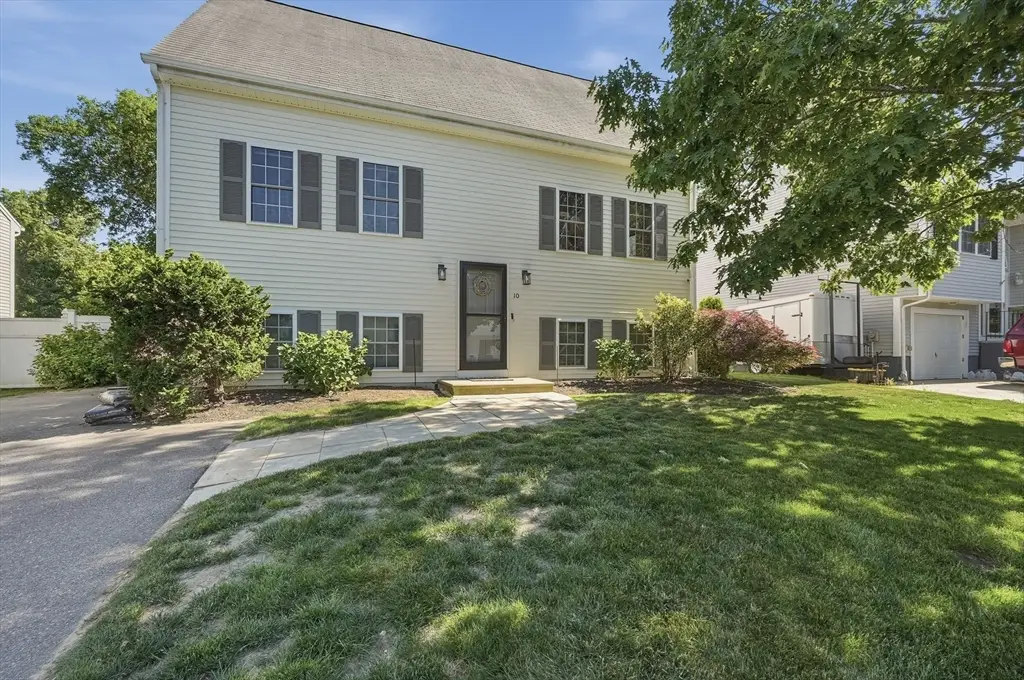10 Slocum Farm Dr, Dartmouth, MA 02747 - #1