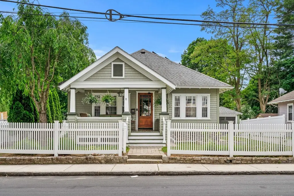 31 Sycamore St, Lowell, MA 01852 - #1