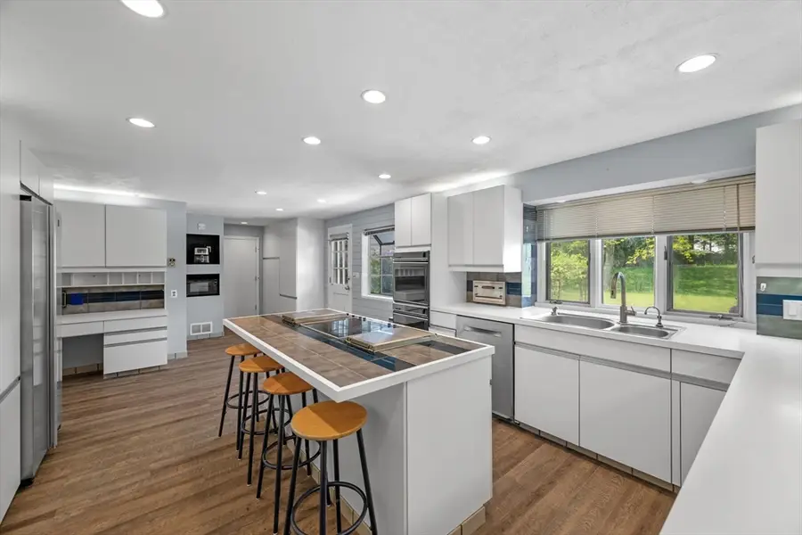 58 Weatherbee Dr, Westwood, MA 02090 - #3