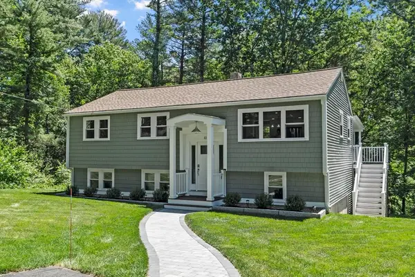 62 Queensland Rd, Billerica, MA 01862