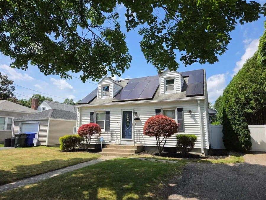 216 Plumtree Rd, Springfield, MA 01118 - #2