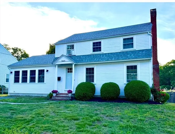 86 Abigail Adams Cir, Weymouth, MA 02191