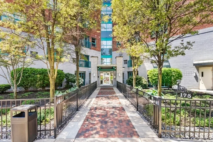 175 Cottage St #504, Chelsea, MA 02150 - #2