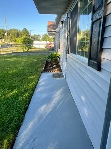 27 Dubois St, Springfield, MA 01151 - #2