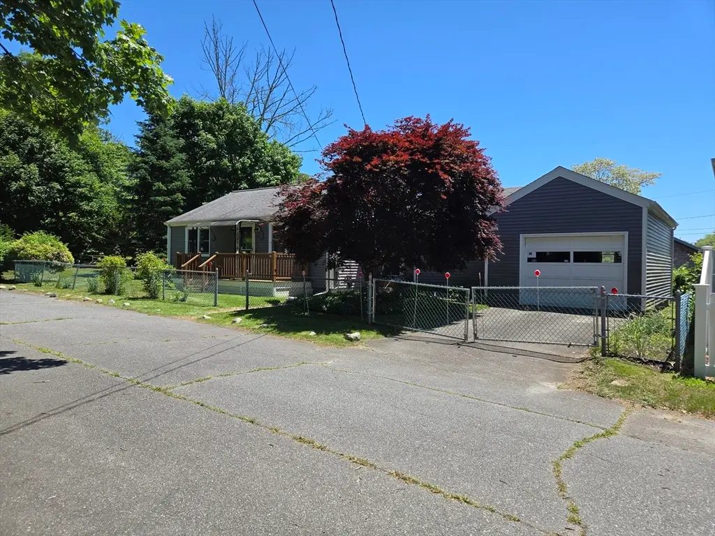 18 Grant St, Acushnet, MA 02743 - #1