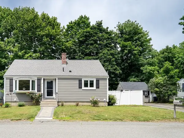 6 Fairview Ter, Woburn, MA 01801