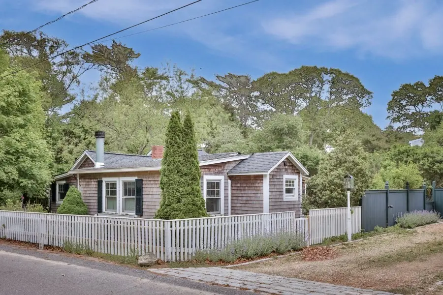 29 Jernegan Ave, Edgartown, MA 02539 - #1