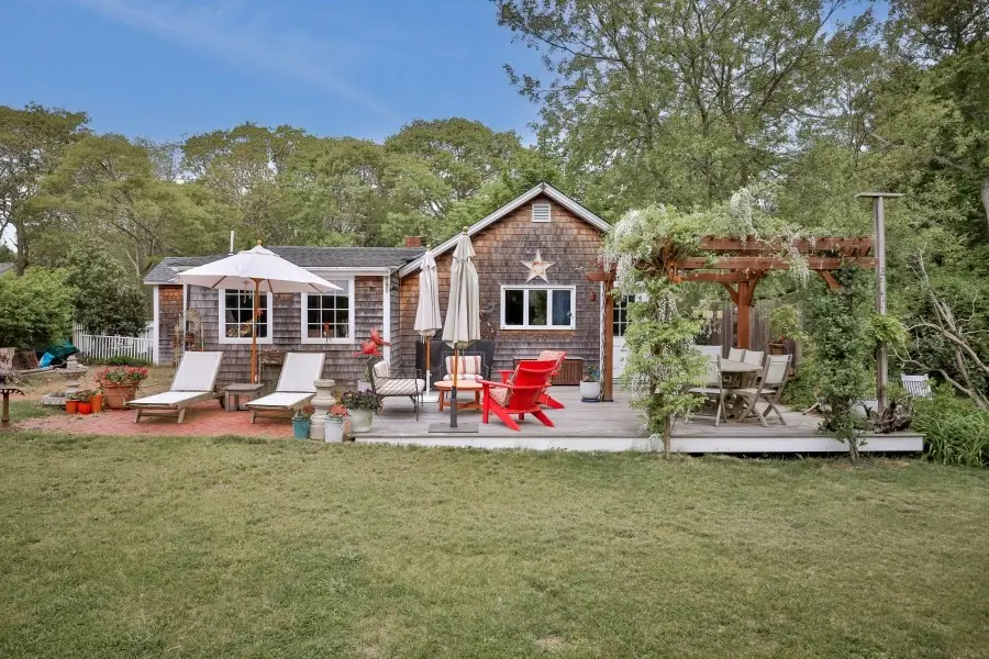 29 Jernegan Ave, Edgartown, MA 02539 - #3