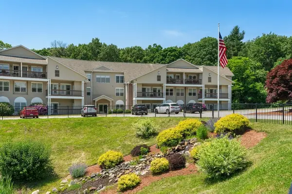 218 Reservoir St #103, Holden, MA 01520