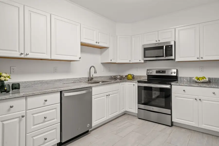 20 Hammond Pond #302, Newton, MA 02459 - #3
